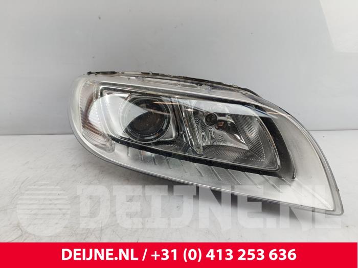 Używane Reflektor prawy Volvo V70 (BW) 2.0 T4 16V Cena € 375,00 Procedura marży oferowane przez van Deijne Onderdelen Uden B.V.