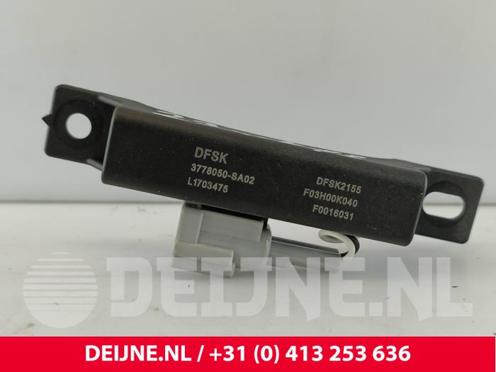Używane Keyless Entry-Antena Seres 3 52kWh Cena € 24,20 Z VAT oferowane przez van Deijne Onderdelen Uden B.V.