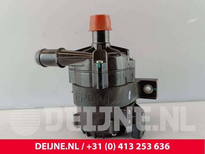 Begagnade Extra vattenpump Seres 3 52kWh Pris € 48,40 Inklusive moms erbjuds av van Deijne Onderdelen Uden B.V.