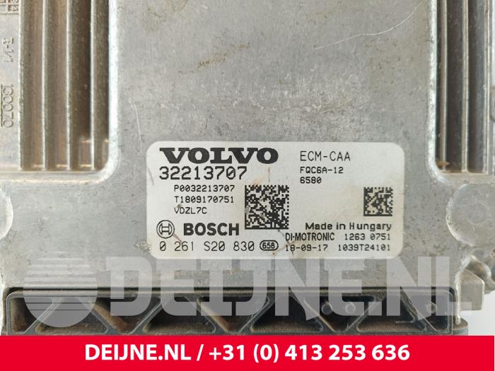 Engine management computer from a Volvo XC40 (XZ) 1.5 T3 12V 2019
