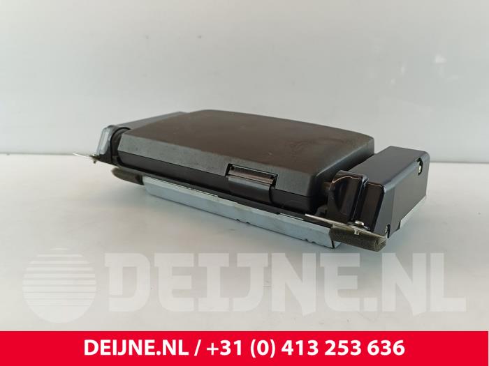 Begagnade Innerdisplay Volvo C70 (MC) 2.0 D3 20V Pris € 70,00 Marginaltabell erbjuds av van Deijne Onderdelen Uden B.V.
