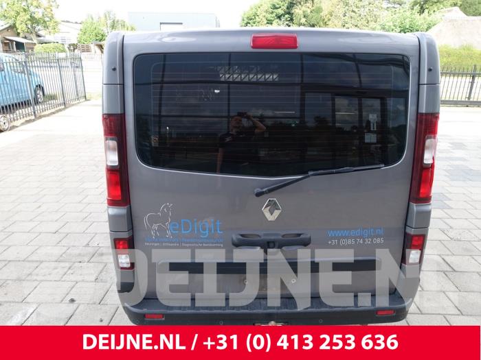 Używane Tylna klapa Renault Trafic (1FL/2FL/3FL/4FL) 1.6 dCi Twin Turbo Cena € 484,00 Z VAT oferowane przez van Deijne Onderdelen Uden B.V.