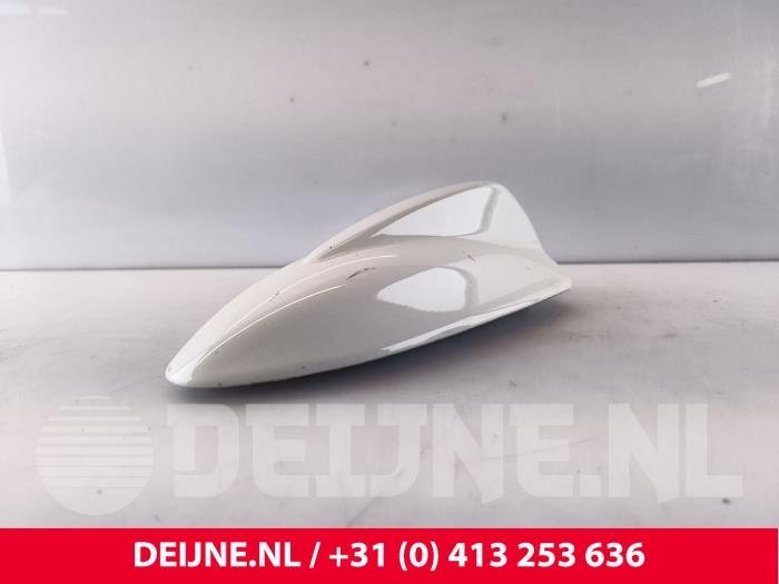 Używane Antena Volvo V40 Cross Country (MZ) 2.0 D2 16V Cena € 25,00 Procedura marży oferowane przez van Deijne Onderdelen Uden B.V.