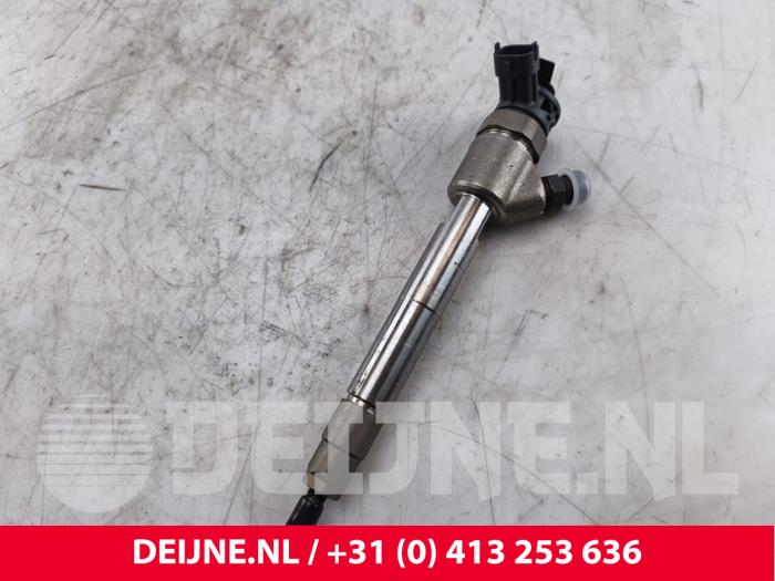 Usagé Injecteurs Opel Vivaro 1.5 CDTI 102 Prix € 114,95 Prix TTC proposé par van Deijne Onderdelen Uden B.V.