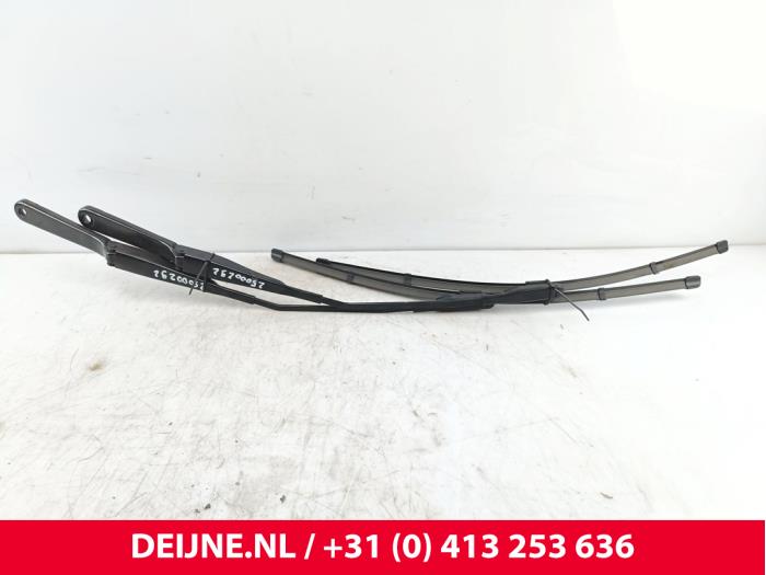 Gebrauchte Scheibenwischerarm-Set Iveco New Daily VI 33S14, 35C14, 35S14 Preis € 48,40 Mit Mehrwertsteuer angeboten von van Deijne Onderdelen Uden B.V.
