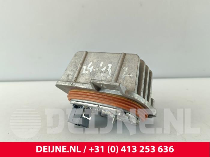 Używane Modułowy reflektor LED Lynk &amp; Co 01 1.5 PHEV Cena € 78,65 Z VAT oferowane przez van Deijne Onderdelen Uden B.V.