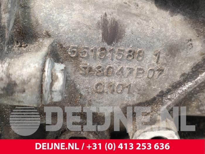 Getriebe van een Fiat Doblo Cargo (223) 1.6 16V 2005