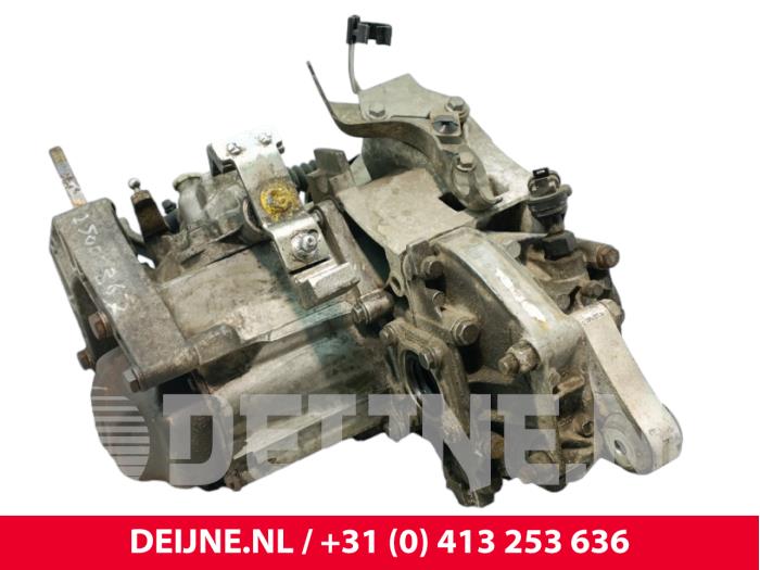 Getriebe van een Fiat Doblo Cargo (223) 1.6 16V 2005