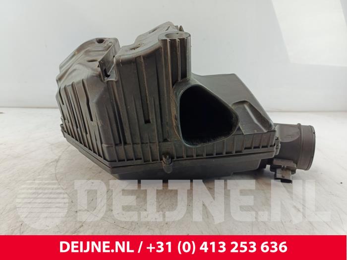 Begagnade Luftfilterhus Volvo V60 I (FW/GW) 2.4 D6 20V Plug-in Hybrid AWD Pris € 45,00 Marginaltabell erbjuds av van Deijne Onderdelen Uden B.V.