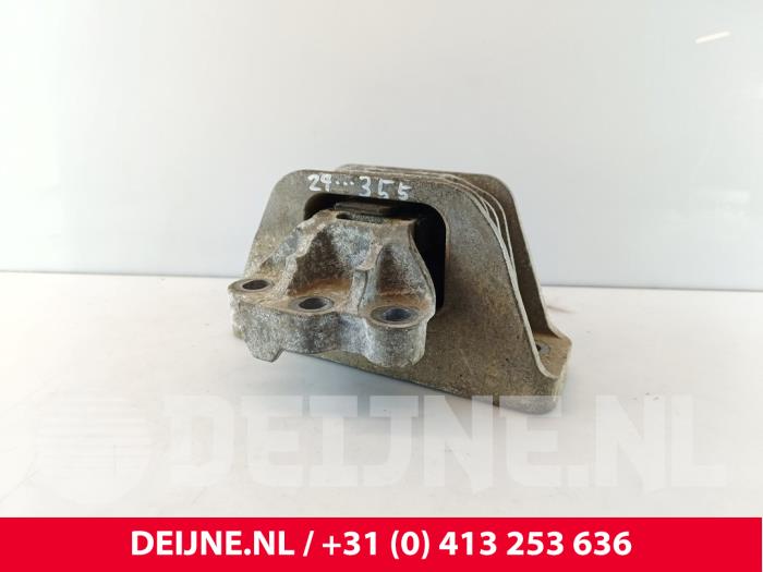 Usagé Support moteur MAN TGE 2.0 TDI Prix € 102,85 Prix TTC proposé par van Deijne Onderdelen Uden B.V.