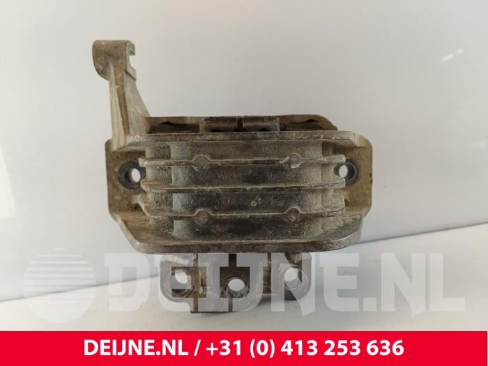 Usagé Support moteur MAN TGE 2.0 TDI Prix € 102,85 Prix TTC proposé par van Deijne Onderdelen Uden B.V.