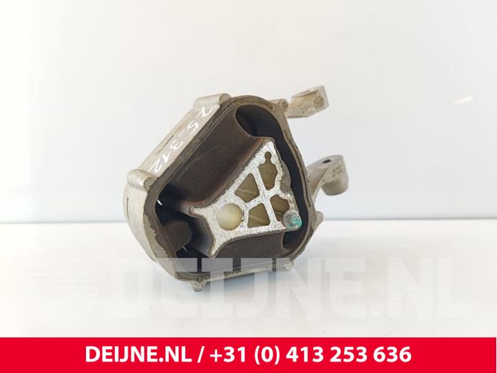 Used Engine mount Polestar Polestar 2 78kWh Long Range Single Motor Price € 54,45 Inclusive VAT offered by van Deijne Onderdelen Uden B.V.