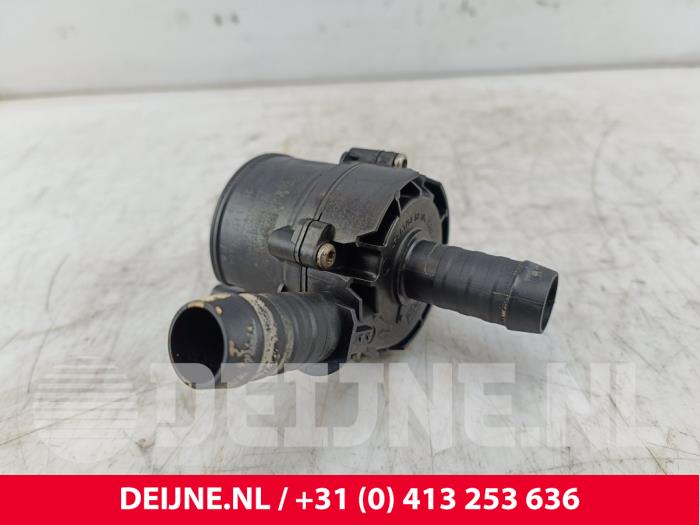 Begagnade Extra vattenpump Ford Transit Custom 2.0 TDCi 16V Eco Blue 130 Pris € 60,50 Inklusive moms erbjuds av van Deijne Onderdelen Uden B.V.