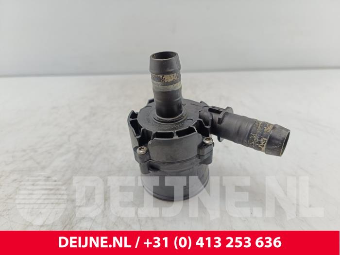Begagnade Extra vattenpump Ford Transit Custom 2.0 TDCi 16V Eco Blue 105 Pris € 60,50 Inklusive moms erbjuds av van Deijne Onderdelen Uden B.V.