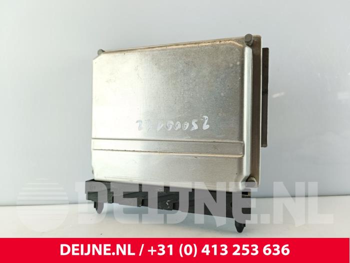 Used Engine management computer Volvo V70 (SW) 2.3 T5 20V Price € 120,00 Margin scheme offered by van Deijne Onderdelen Uden B.V.