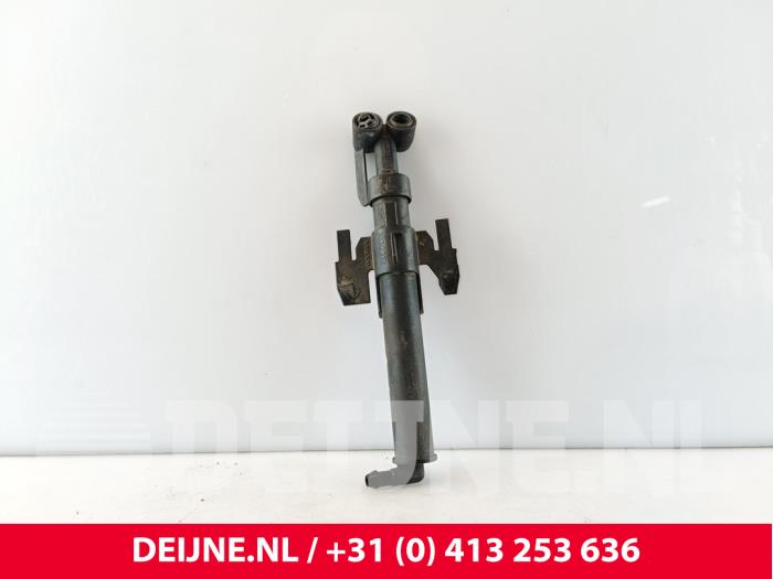 Używane Spryskiwacz reflektorów Volvo XC90 II 2.0 T8 16V Twin Engine AWD Cena € 35,00 Procedura marży oferowane przez van Deijne Onderdelen Uden B.V.