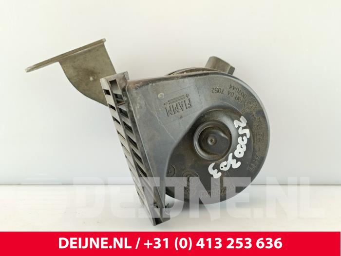 Używane Klakson Volvo XC90 II 2.0 T8 16V Twin Engine AWD Cena € 40,00 Procedura marży oferowane przez van Deijne Onderdelen Uden B.V.