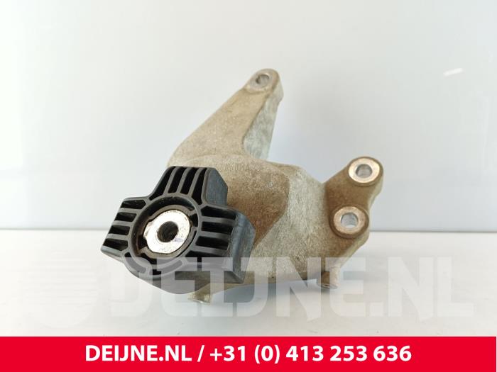 Used Engine mount Polestar Polestar 2 78kWh Long Range Single Motor Price € 60,50 Inclusive VAT offered by van Deijne Onderdelen Uden B.V.