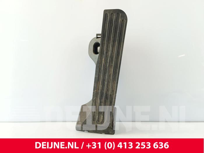 Używane Pedal gazu Volkswagen Caddy III (2KA,2KH,2CA,2CH) 2.0 SDI Cena € 24,20 Z VAT oferowane przez van Deijne Onderdelen Uden B.V.