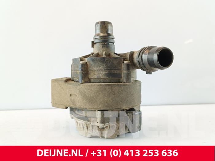Begagnade Extra vattenpump Toyota ProAce Electric Worker Pris € 60,50 Inklusive moms erbjuds av van Deijne Onderdelen Uden B.V.