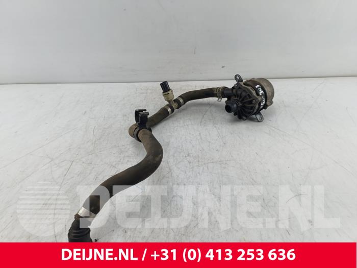 Begagnade Vattenpump Volvo XC90 II 2.0 T8 16V Twin Engine AWD Pris € 140,00 Marginaltabell erbjuds av van Deijne Onderdelen Uden B.V.