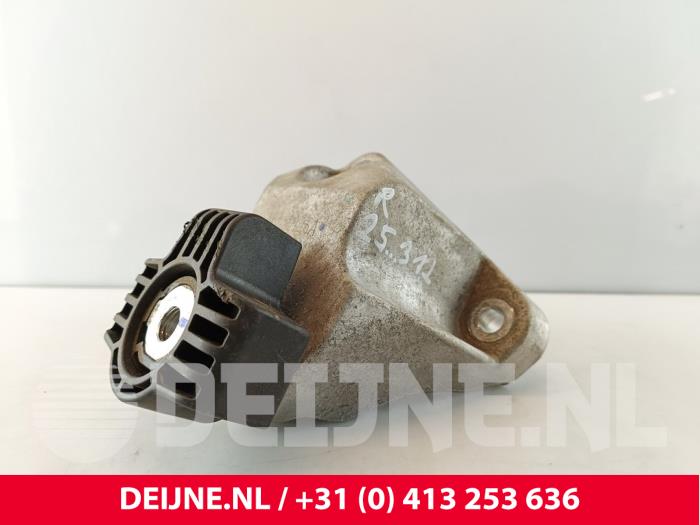 Used Engine mount Polestar Polestar 2 78kWh Long Range Single Motor Price € 36,30 Inclusive VAT offered by van Deijne Onderdelen Uden B.V.