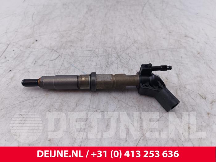 Usagé Injecteurs Volkswagen Crafter 2.5 TDI 28/30/32/35 LWB Prix € 121,00 Prix TTC proposé par van Deijne Onderdelen Uden B.V.