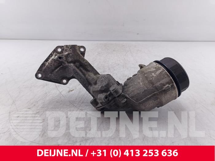 Gebrauchte Ölfiltergehäuse Mercedes Sprinter 3,5t (906.63) 319 CDI,BlueTEC V6 24V Preis € 24,20 Mit Mehrwertsteuer angeboten von van Deijne Onderdelen Uden B.V.
