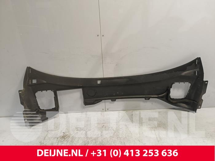 Używane Parawan Volvo V60 I (FW/GW) 2.4 D6 20V Plug-in Hybrid AWD Cena € 20,00 Procedura marży oferowane przez van Deijne Onderdelen Uden B.V.