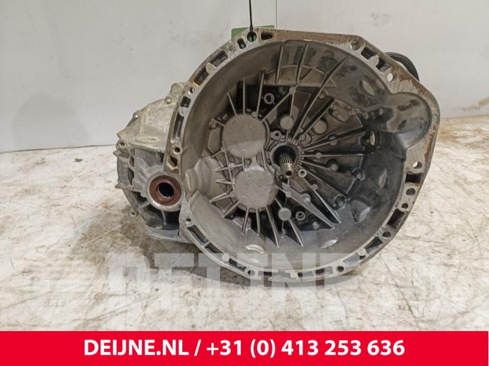 Gebrauchte Getriebe Renault Master III (FV) 2.3 dCi 125 16V FWD Preis € 1.331,00 Mit Mehrwertsteuer angeboten von van Deijne Onderdelen Uden B.V.