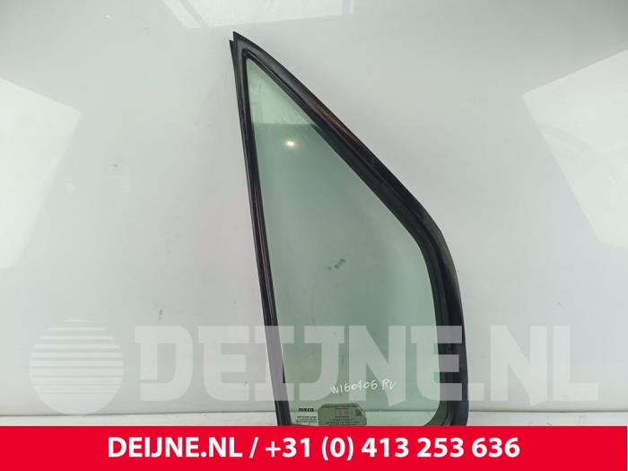 Usados Ventanilla triangular derecha delante Iveco Daily Precio € 78,65 IVA incluido ofrecido por van Deijne Onderdelen Uden B.V.