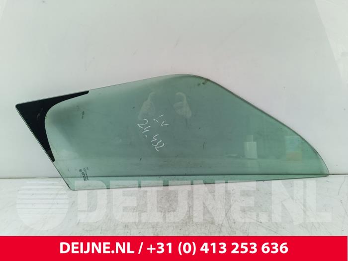 Usados Ventanilla triangular izquierda delante Renault Master III (FV) 2.3 dCi 165 16V FWD Precio € 121,00 IVA incluido ofrecido por van Deijne Onderdelen Uden B.V.