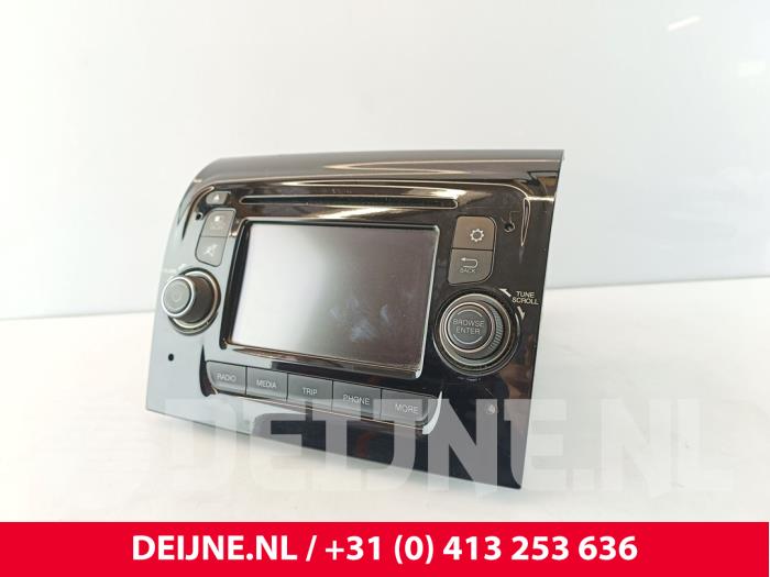 Używane Radio Citroen Jumper (U9) 2.0 BlueHDi 130 Cena € 242,00 Z VAT oferowane przez van Deijne Onderdelen Uden B.V.