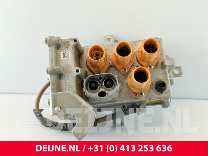 Used Distributor Mercedes Vito (447.6) eVito 41/60/66 kWh Price € 665,50 Inclusive VAT offered by van Deijne Onderdelen Uden B.V.