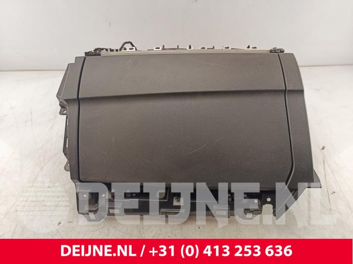 Begagnade Handskfack Lynk &amp; Co 01 1.5 PHEV Pris € 30,25 Inklusive moms erbjuds av van Deijne Onderdelen Uden B.V.