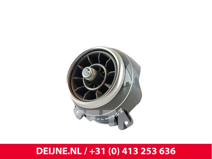 Begagnade Luftmunstycke, instrumentbräda MG HS/EHS I (AS23) 1.5 EHS T-GDI Hybrid Pris € 48,40 Inklusive moms erbjuds av van Deijne Onderdelen Uden B.V.