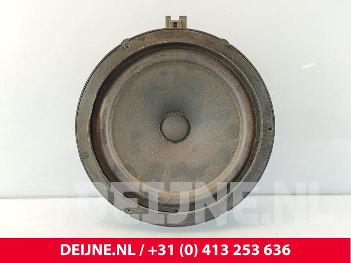 Używane Glosnik Volvo XC90 II 2.0 T8 16V Twin Engine AWD Cena € 25,00 Procedura marży oferowane przez van Deijne Onderdelen Uden B.V.