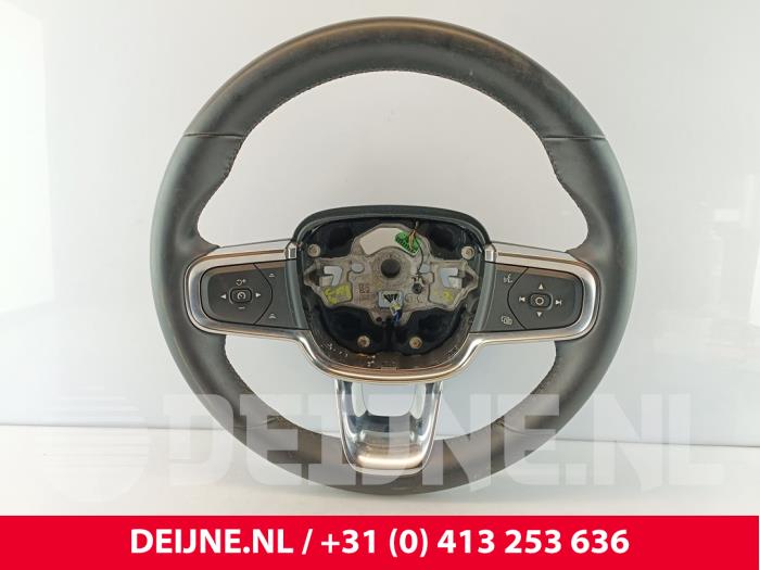Begagnade Ratt Volvo C40 Recharge (XK) Recharge Twin 78 kWh Pris € 332,75 Inklusive moms erbjuds av van Deijne Onderdelen Uden B.V.