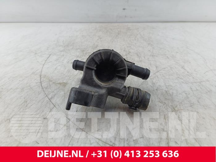 Begagnade Extra vattenpump Volvo XC60 II (UZ) 2.0 B4 16V Mild Hybrid AWD Pris € 70,00 Marginaltabell erbjuds av van Deijne Onderdelen Uden B.V.