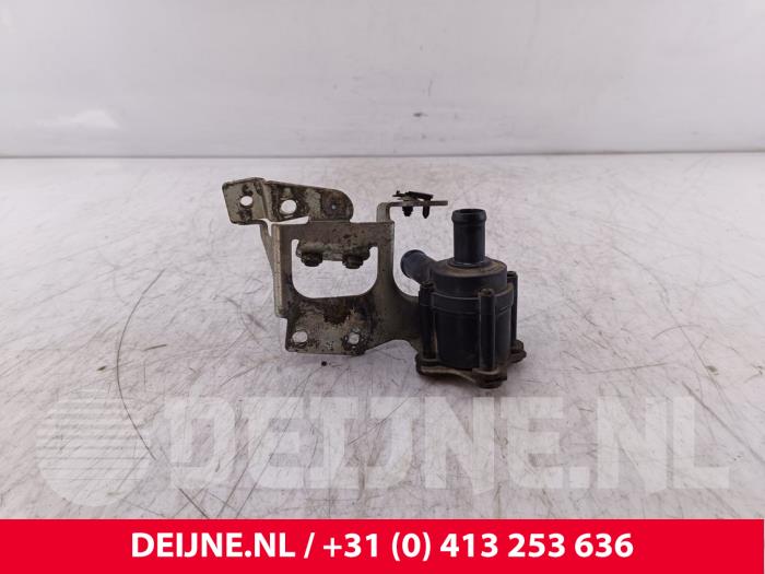 Begagnade Extra vattenpump Volvo XC60 II (UZ) 2.0 B4 16V Mild Hybrid AWD Pris € 65,00 Marginaltabell erbjuds av van Deijne Onderdelen Uden B.V.