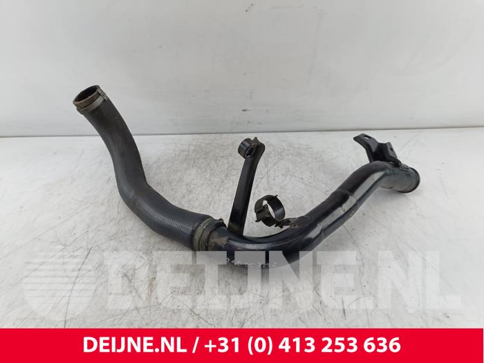 Gebrauchte Intercooler Rohr Volvo V60 I (FW/GW) 1.6 DRIVe Preis € 25,00 Margenregelung angeboten von van Deijne Onderdelen Uden B.V.