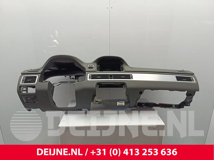 Używane Panel Volvo V70 (BW) 2.0 T4 16V Cena € 300,00 Procedura marży oferowane przez van Deijne Onderdelen Uden B.V.