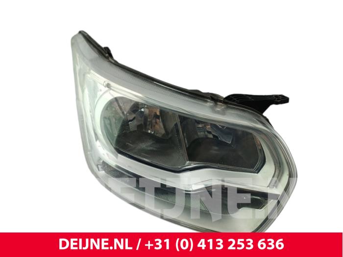 Używane Reflektor prawy Ford Transit 2.0 TDCi 16V Eco Blue 170 Cena € 151,25 Z VAT oferowane przez van Deijne Onderdelen Uden B.V.