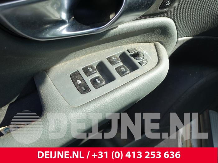 Usados Interruptor de ventanilla eléctrica Volvo XC90 II 2.0 T5 16V AWD Precio € 50,00 Norma de margen ofrecido por van Deijne Onderdelen Uden B.V.