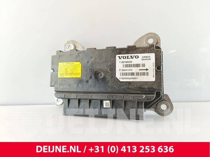 Begagnade Airbagmodul Volvo XC60 II (UZ) 2.0 T8 16V Recharge, Twin Engine AWD Pris € 145,00 Marginaltabell erbjuds av van Deijne Onderdelen Uden B.V.