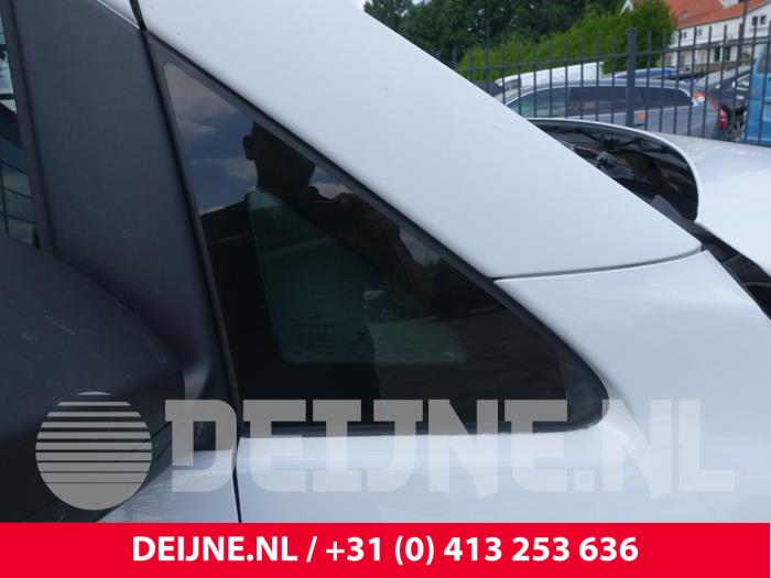 Usados Ventanilla triangular derecha delante Mercedes Vito (447.6) 1.6 111 CDI 16V Precio € 48,40 IVA incluido ofrecido por van Deijne Onderdelen Uden B.V.