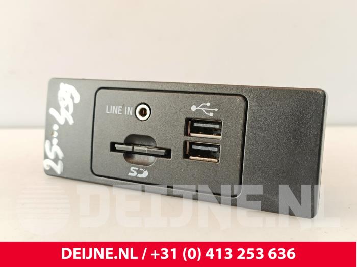Begagnade USB-modul Ford Transit 2.0 TDCi 16V Eco Blue 170 Pris € 54,45 Inklusive moms erbjuds av van Deijne Onderdelen Uden B.V.