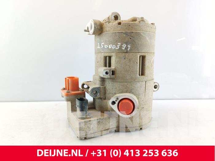 Usagé Compresseur de clim Volkswagen Crafter (SY) e-Crafter FWD Prix € 332,75 Prix TTC proposé par van Deijne Onderdelen Uden B.V.