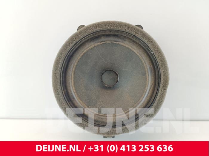Używane Glosnik Volvo XC90 II 2.0 T8 16V Twin Engine AWD Cena € 25,00 Procedura marży oferowane przez van Deijne Onderdelen Uden B.V.