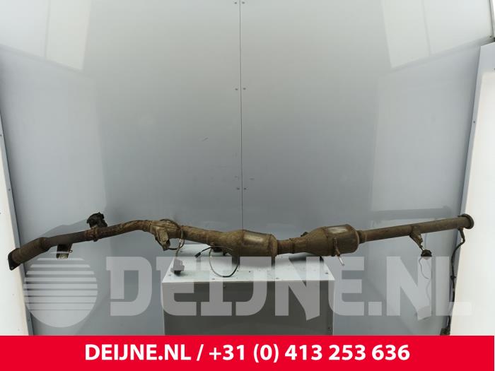 Używane Katalizator Opel Vivaro 1.6 CDTI 95 Euro 6 Cena € 574,75 Z VAT oferowane przez van Deijne Onderdelen Uden B.V.